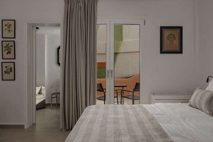 Room 12 of 92