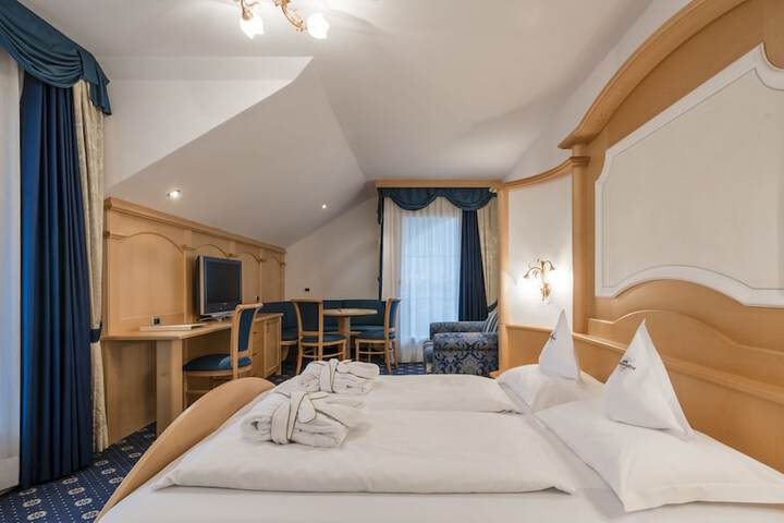 Room 28 of 70