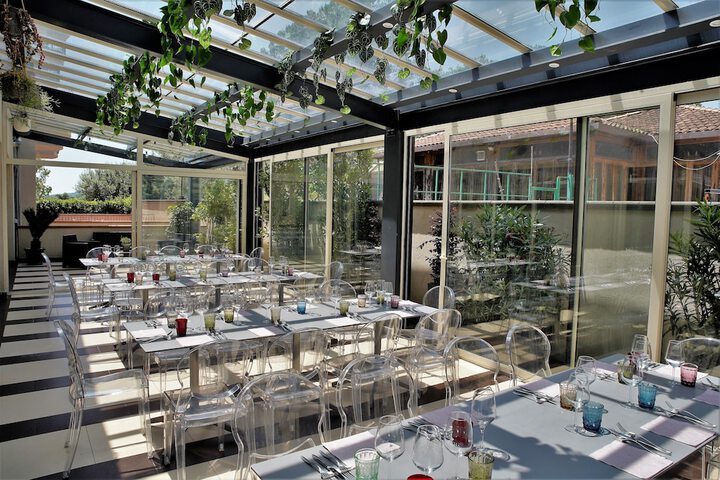 Dining 130 of 196