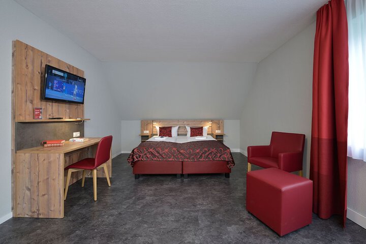 Room 15 of 51