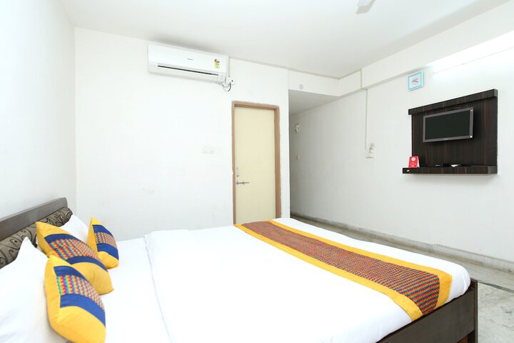 Room 13 of 24