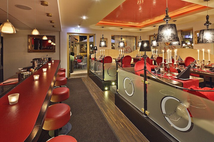 Dining 106 of 158