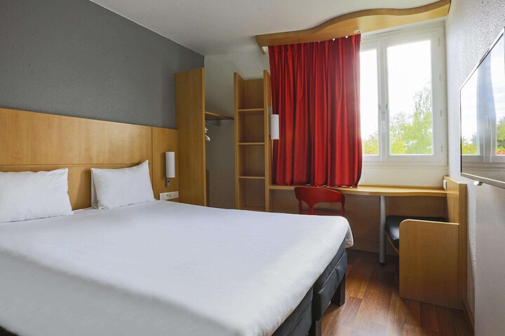 Room 3 of 47