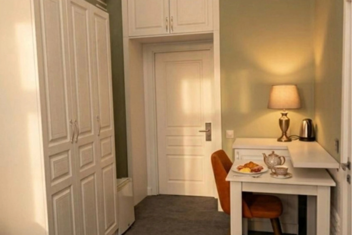 Room 5 of 21