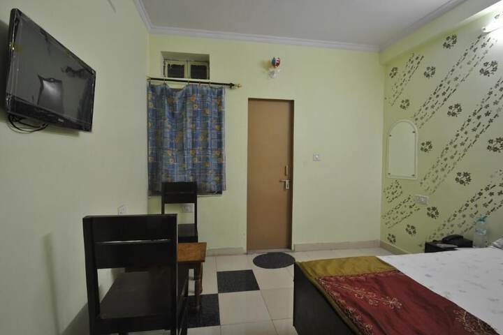 Room 15 of 31