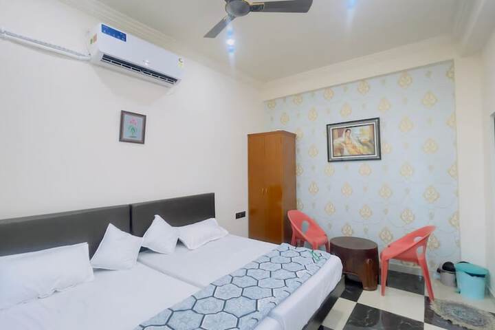 Room 17 of 22
