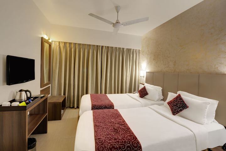 Room 6 of 36