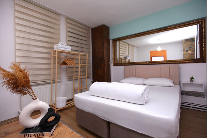 Room 21 of 39