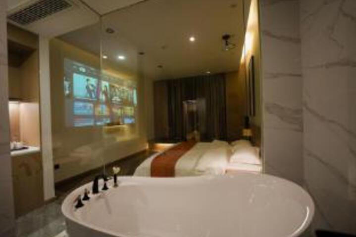 Room 9 of 10