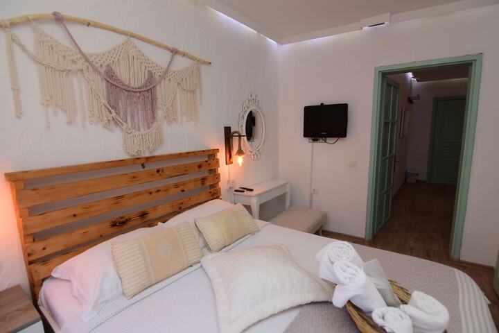 Room 16 of 54