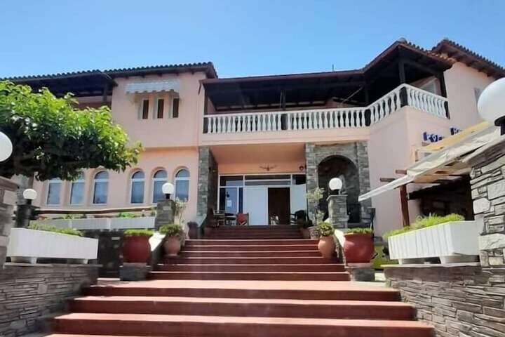 POLYCHRONO BEACH HOTEL in Kassandra