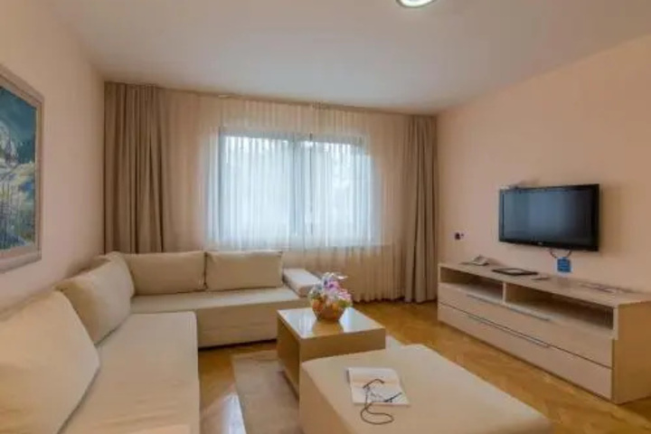 Room 4 of 22