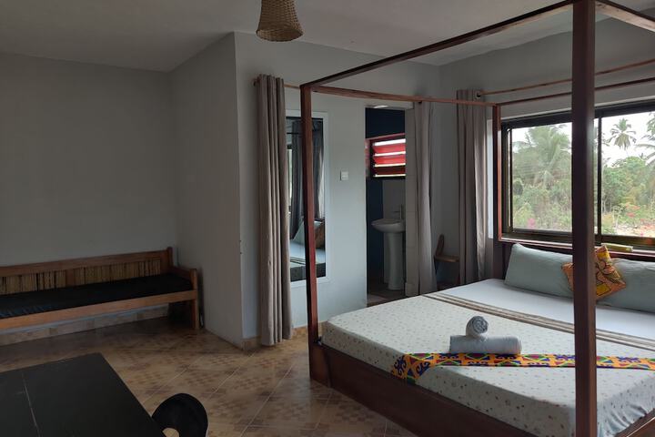 Room 18 of 42