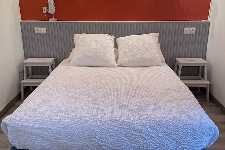 Room 14 of 60