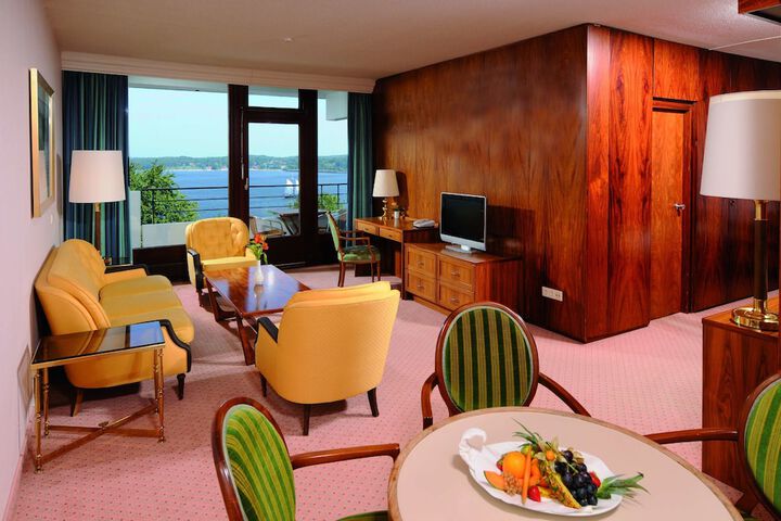Room 4 of 53