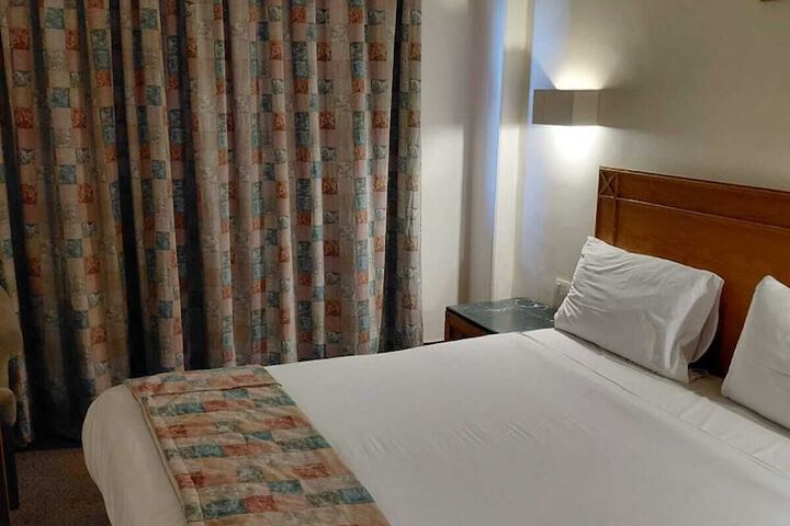 Room 11 of 58