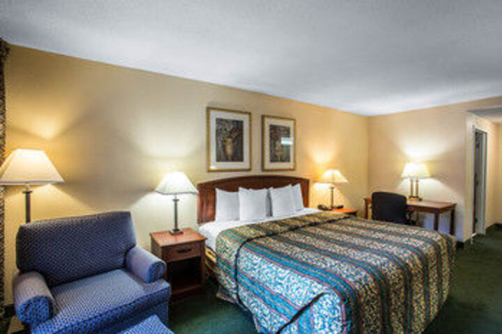 Room 12 of 19