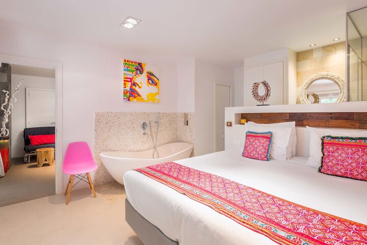 Room 15 of 67