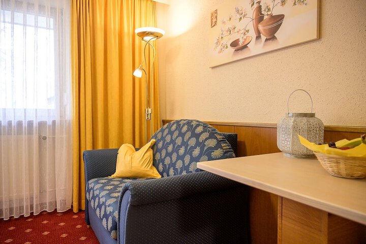 Room 4 of 53