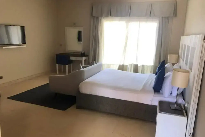 Room 2 of 28