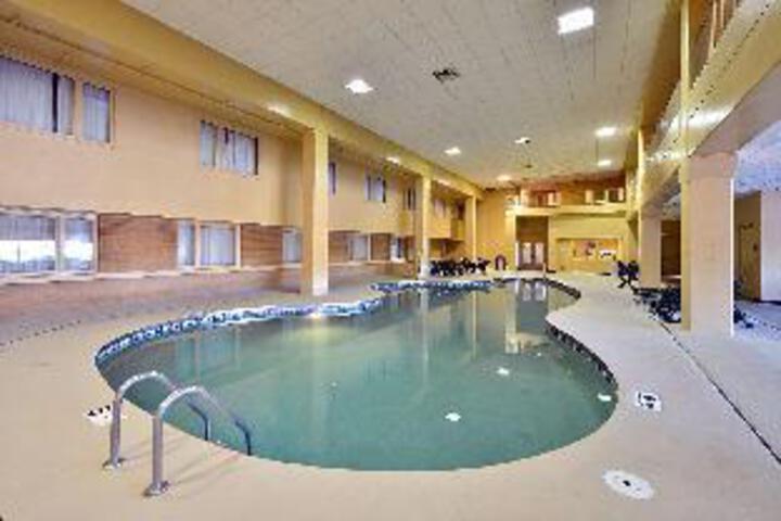 Hotel Pool