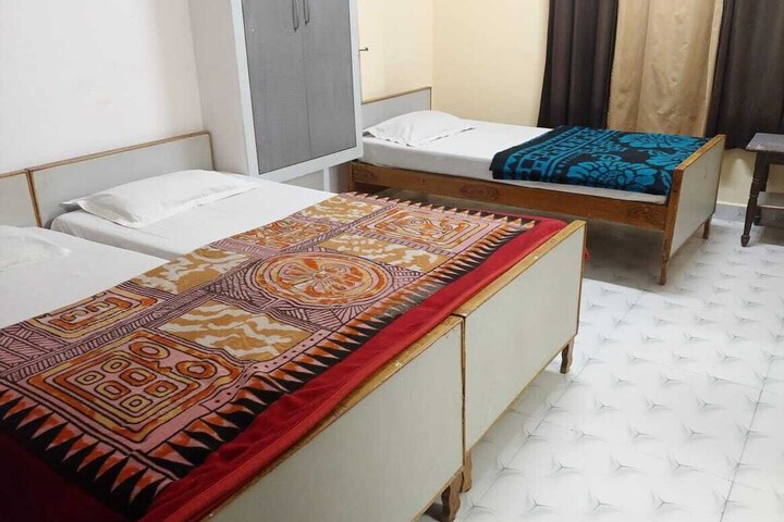 Room 14 of 32