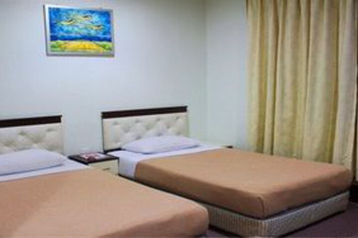 Room 8 of 14