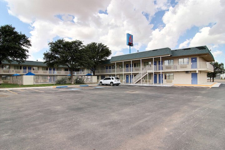 Hotel 27 of 32