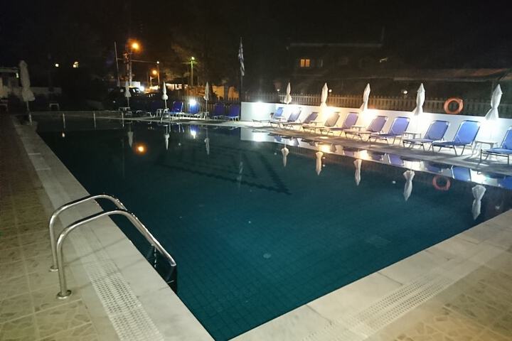 Hotel with Pool
