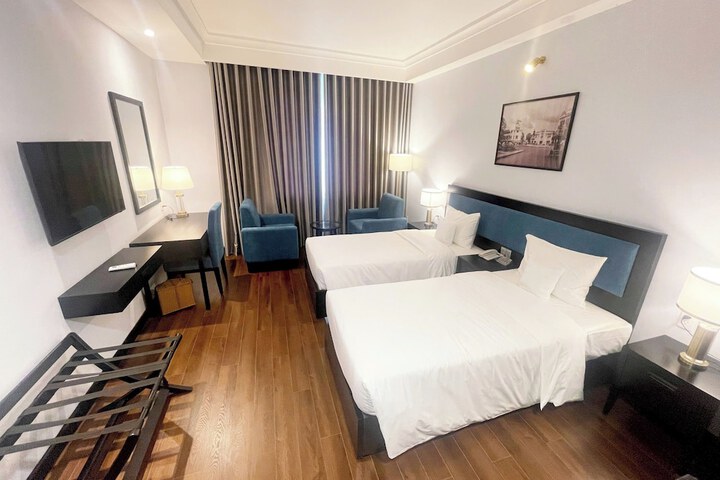 Room 5 of 20