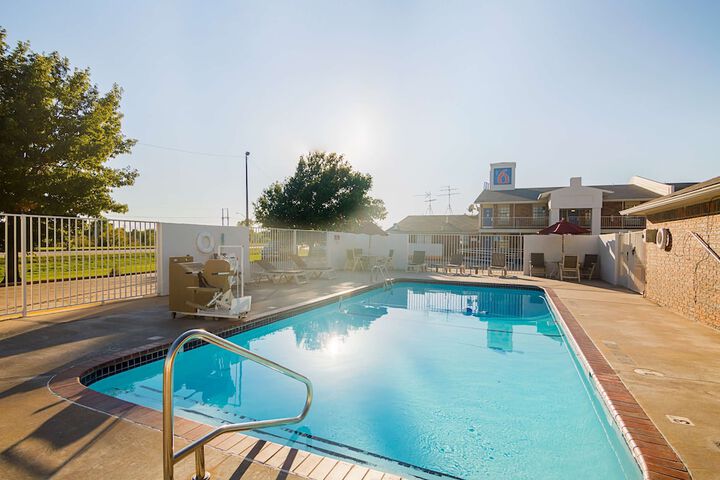 Pool Hotel