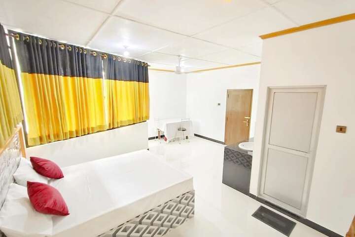 Room 8 of 37