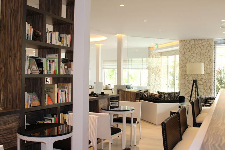 Guest Lobby