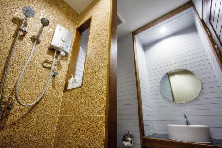 Room 30 of 50