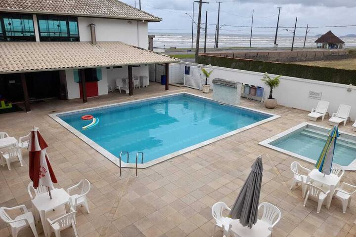 Pool 5 of 10