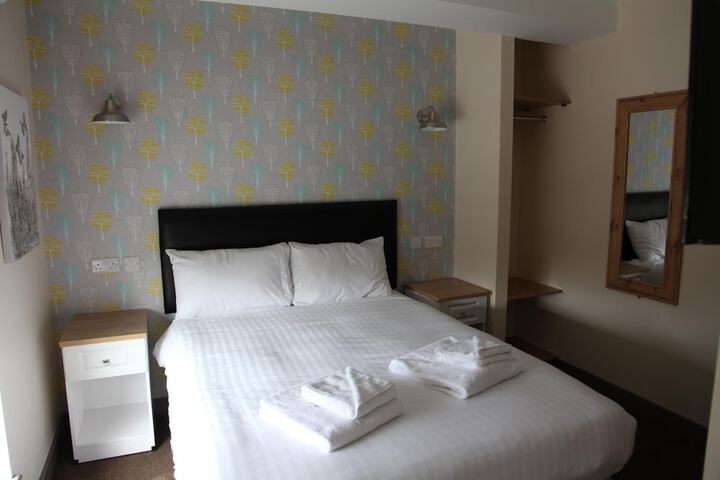 Room 5 of 47