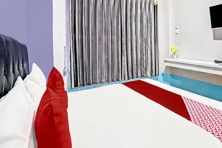 Room 13 of 20