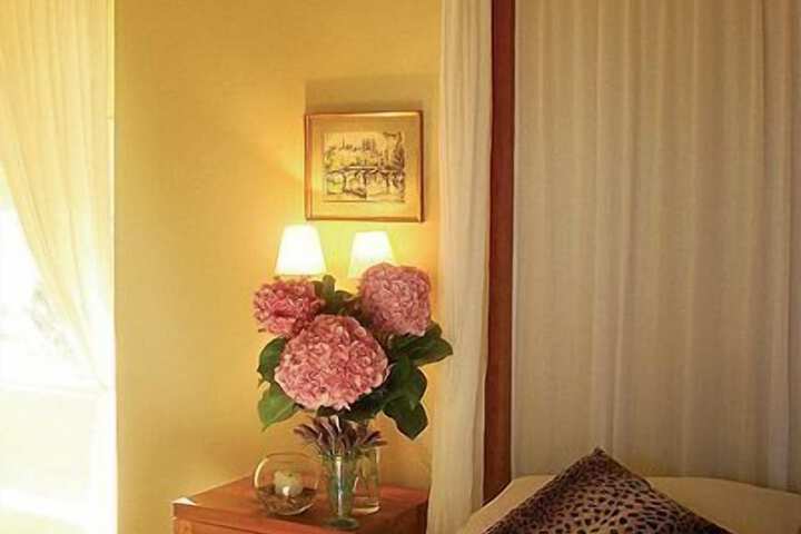Room 9 of 48