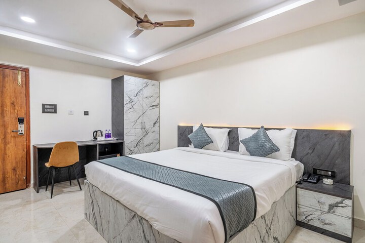Room 12 of 26