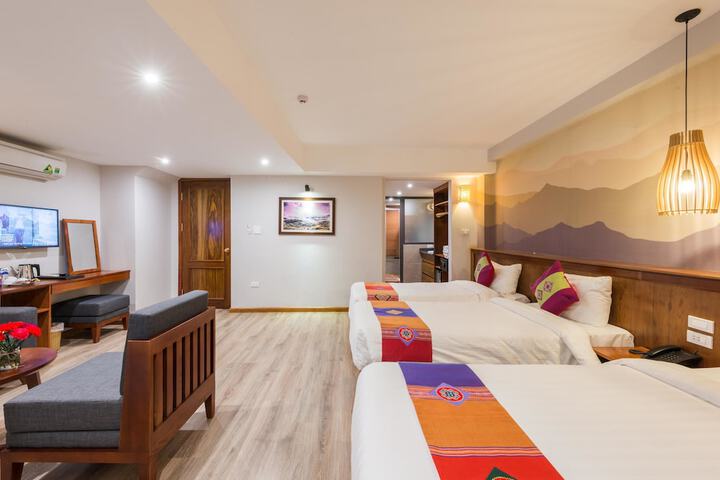 Room 8 of 65