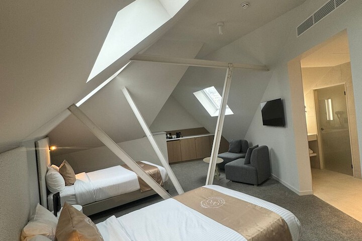 Room 37 of 105