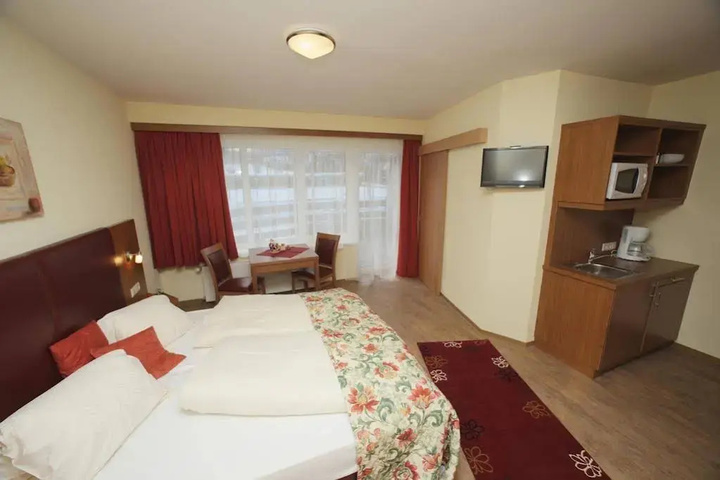 Room 5 of 22
