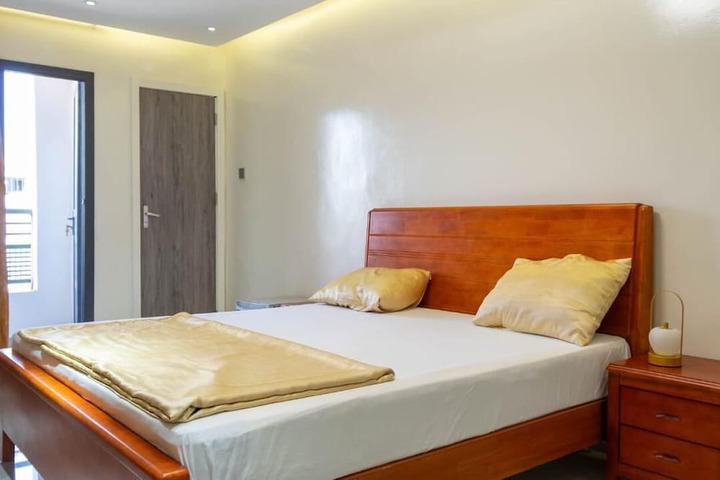 Room 9 of 34