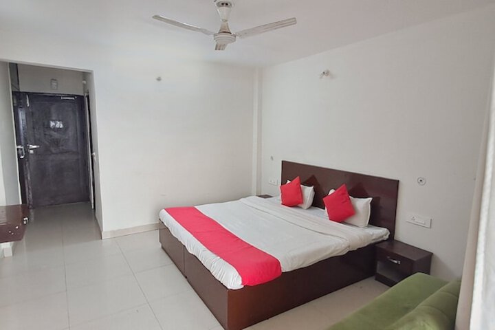 Room 7 of 14