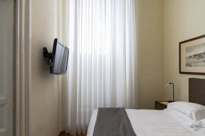 Room 141 of 380
