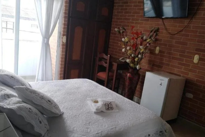Room 15 of 19