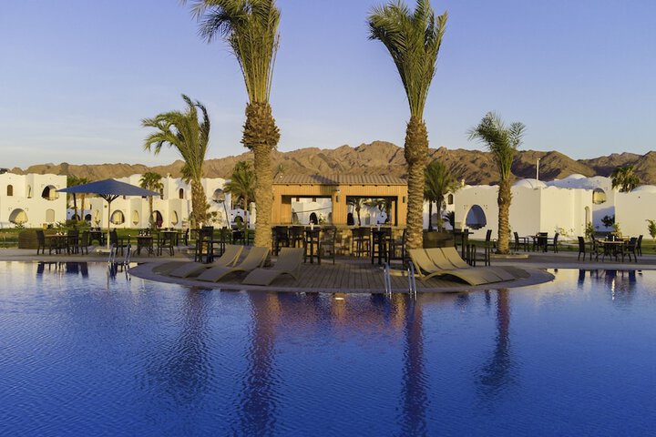 Pool 53 of 75