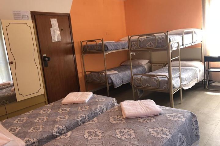 Room 15 of 41