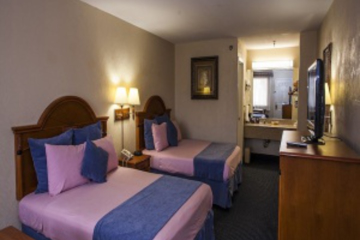 Downtowner Inn and Suites Hobby