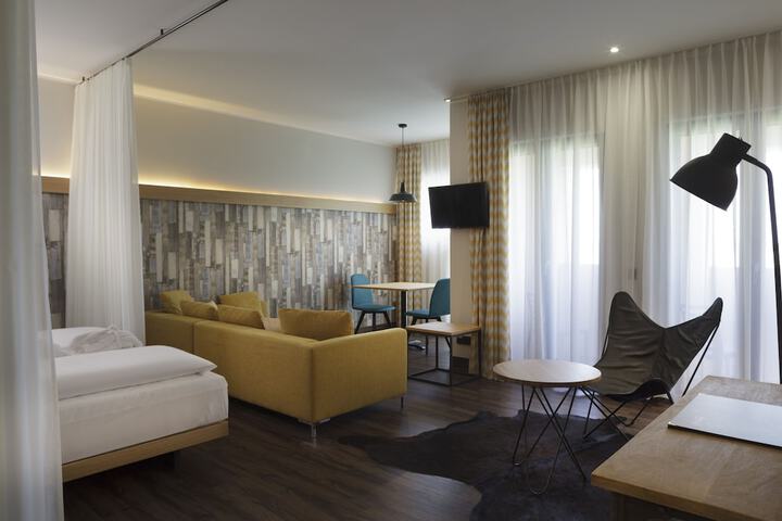 Room 15 of 53